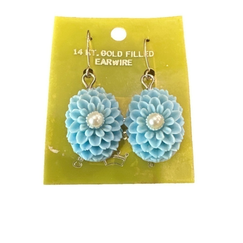 Flower with pearl earrings